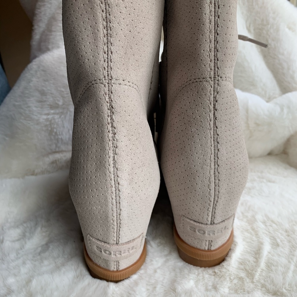 SALE 🔥 {Sorel} Joan Of Arctic Wedge Bootie - Picture 3 of 8